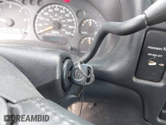 2003 Chevrolet S-10 LS с VIN 1GCCS19X838290264, выставлен на аукционе IAAI как лот 42140888 с пробегом 134 963 миль миль и . История ставок и продаж доступна на DreamBid. Изображение 11.