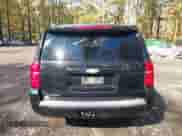 2015 Chevrolet Tahoe LT z VIN 1GNSKBKC8FR547518, wystawiony jako IAAI lot #43544283 z przebiegiem 295 964 mil mil oraz . Historia ofert i sprzedaży dostępna na DreamBid. Obrazek 16.