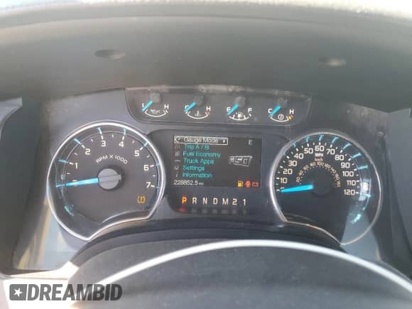 2013 Ford F-150 Lariat with VIN 1FTFW1ET2DKG29352, listed as a Copart auction lot 85422255 with 228,852 mi miles and Clean title. Bid and sale history available at DreamBid. Image 9.