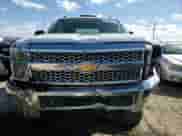 2019 Chevrolet Silverado 2500HD Work Truck z VIN 1GC1KREG7KF215142, wystawiony jako Copart lot #47896565 z przebiegiem Nie podano mil oraz Nie do naprawy • Non repairable. Historia ofert i sprzedaży dostępna na DreamBid. Obrazek 11.