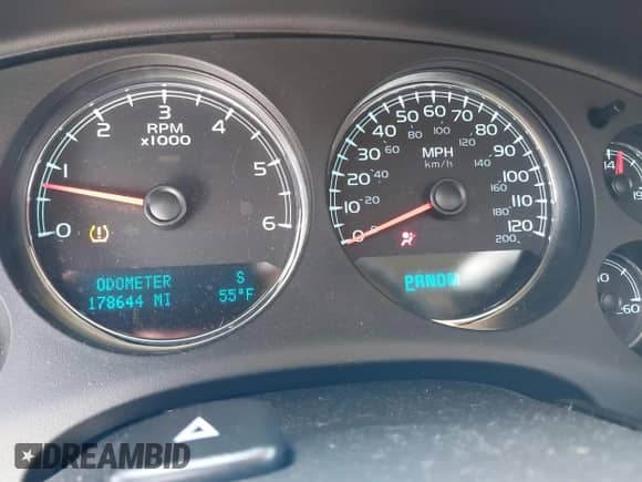 2009 Chevrolet Suburban LTZ z VIN 1GNFK36349R294901, wystawiony jako IAAI lot #42160500 z przebiegiem 178 800 mil mil oraz . Historia ofert i sprzedaży dostępna na DreamBid. Obrazek 7.