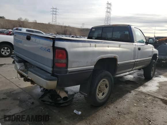 1995 Dodge 2500 с VIN 1B7KF26CXSS250602, выставлен на аукционе Copart как лот 87487014 с пробегом 272 183 миль миль и Списание • Salvage title. История ставок и продаж доступна на DreamBid. Изображение 3.