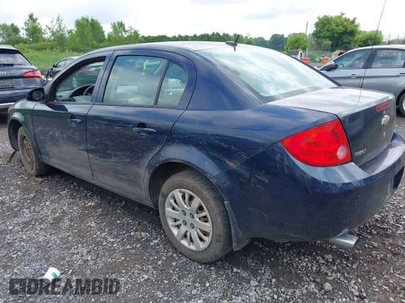 2010 Chevrolet Cobalt LS с VIN 1G1AB5F5XA7243508, выставлен на аукционе IAAI как лот 42612621 с пробегом 129 292 миль миль и . История ставок и продаж доступна на DreamBid. Изображение 3.