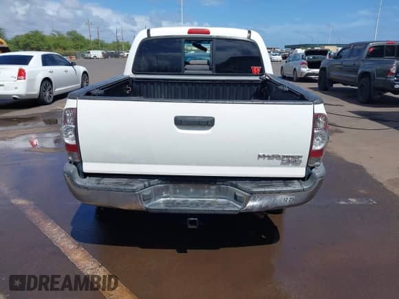 2014 Toyota Tacoma PreRunner z VIN 5TFJX4GN4EX032845, wystawiony jako IAAI lot #41915723 z przebiegiem 163 978 mil mil oraz . Historia ofert i sprzedaży dostępna na DreamBid. Obrazek 17.