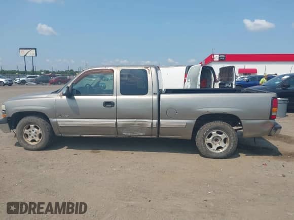 2000 Chevrolet Silverado 1500 LS z VIN 2GCEC19T8Y1312440, wystawiony jako IAAI lot #42914407 z przebiegiem 257 638 mil mil oraz . Historia ofert i sprzedaży dostępna na DreamBid. Obrazek 14.