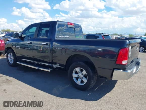 2018 Ram 1500 SLT z VIN 1C6RR6GT4JS143143, wystawiony jako IAAI lot #43301321 z przebiegiem 88 804 mil mil oraz . Historia ofert i sprzedaży dostępna na DreamBid. Obrazek 3.