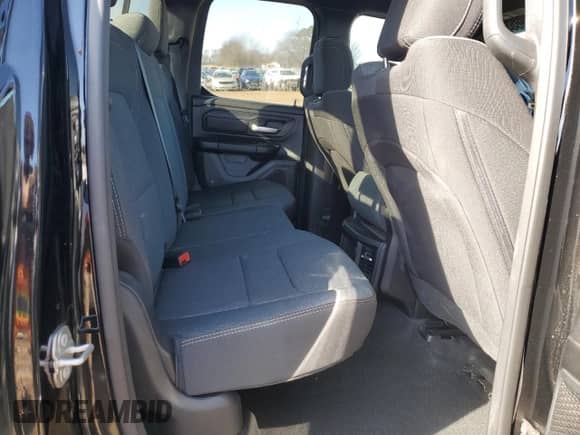 2024 Ram 1500 Tradesman z VIN 1C6SRFCT9RN226228, wystawiony jako Copart lot #42578855 z przebiegiem 8 229 mil mil oraz Szkoda całkowita • Salvage title. Historia ofert i sprzedaży dostępna na DreamBid. Obrazek 11.