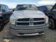 2010 Dodge 1500 ST z VIN 3D7JB1EP1AG177119, wystawiony jako Copart lot #74556704 z przebiegiem 303 105 mil mil oraz Szkoda całkowita • Salvage title. Historia ofert i sprzedaży dostępna na DreamBid. Obrazek 5.