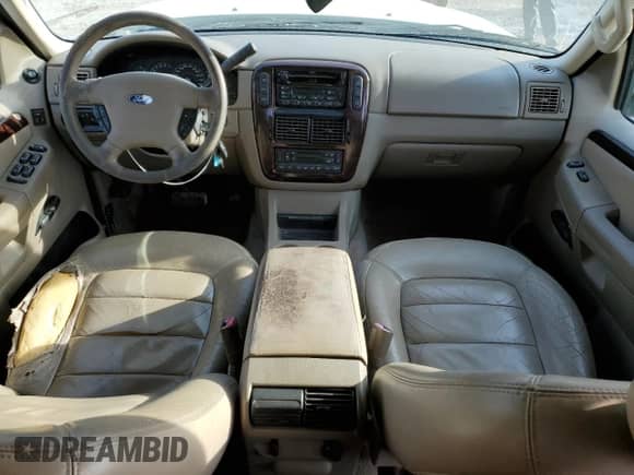 2003 Ford Explorer Limited z VIN 1FMZU75W43ZA11709, wystawiony jako Copart lot #41931955 z przebiegiem 210 430 mil mil oraz Szkoda całkowita • Salvage title. Historia ofert i sprzedaży dostępna na DreamBid. Obrazek 8.
