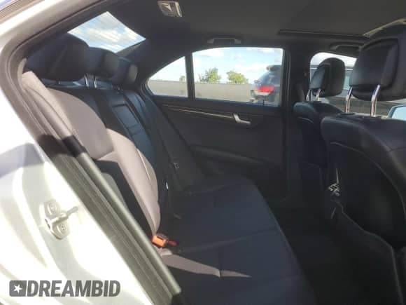 2014 Mercedes-Benz C 250 Sport с VIN WDDGF4HB6EG210133, выставлен на аукционе Copart как лот 85666995 с пробегом 157 451 миль миль и Списание • Salvage title. История ставок и продаж доступна на DreamBid. Изображение 10.