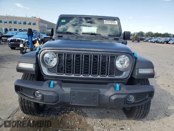 2024 Jeep Wrangler Willys с VIN 1C4RJXN67RW351007, выставлен на аукционе Copart как лот 67570285 с пробегом 9 885 миль миль и Списание • Salvage title. История ставок и продаж доступна на DreamBid. Изображение 5.