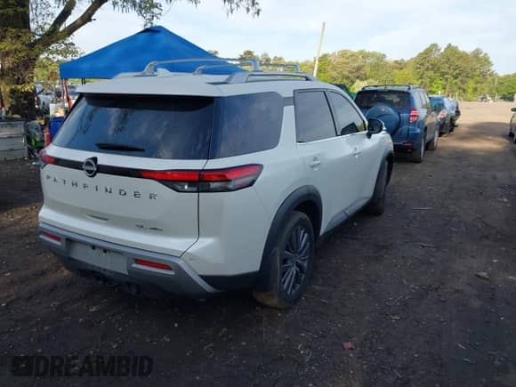 2024 Nissan Pathfinder SL with VIN 5N1DR3CD3RC265901, listed as a IAAI auction lot 42157330 with 29,804 mi miles and . Bid and sale history available at DreamBid. Image 4.