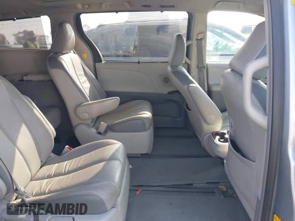2013 Toyota Sienna XLE AAS with VIN 5TDYK3DC0DS360388, listed as a IAAI auction lot 41163681 with 146,920 mi miles and . Bid and sale history available at DreamBid. Image 8.