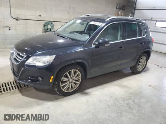 2011 Volkswagen Tiguan S с VIN WVGBV7AX0BW531886, выставлен на аукционе Copart как лот 71185475 с пробегом 156 904 миль миль и Списание • Salvage title. История ставок и продаж доступна на DreamBid. Изображение 1.