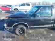 1989 Chevrolet S-10 z VIN 1GCCS14ZXK8160882, wystawiony jako IAAI lot #41387239 z przebiegiem 348 971 mil mil oraz . Historia ofert i sprzedaży dostępna na DreamBid. Obrazek 17.