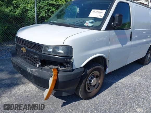 2020 Chevrolet Express Cargo with VIN 1GCZGGFG4L1199102, listed as a IAAI auction lot 42406060 with 179,317 mi miles and . Bid and sale history available at DreamBid. Image 6.