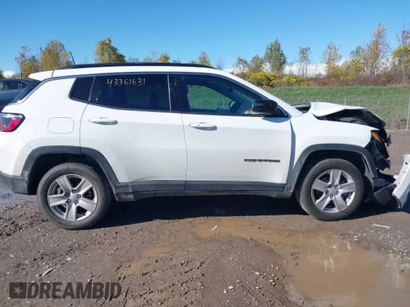2022 Jeep Compass Latitude с VIN 3C4NJDBB3NT176785, выставлен на аукционе IAAI как лот 43361631 с пробегом 22 928 миль миль и . История ставок и продаж доступна на DreamBid. Изображение 13.