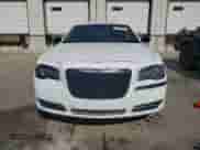 2012 Chrysler 300 C с VIN 2C3CCAET2CH242581, выставлен на аукционе Copart как лот 80546205 с пробегом 129 180 миль миль и Списание • Salvage title. История ставок и продаж доступна на DreamBid. Изображение 5.