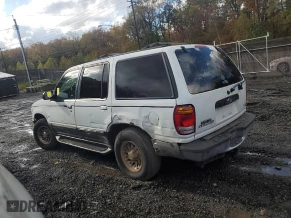 1998 Ford Explorer XLT with VIN 1FMZU35P6WZB60144, listed as a Copart auction lot 90896645 with Not provided miles and Salvage title. Bid and sale history available at DreamBid. Image 2.