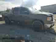 2008 GMC Sierra 1500 SL z VIN 2GTEC13C881152097, wystawiony jako Copart lot #64615565 z przebiegiem Nie podano mil oraz Szkoda całkowita • Salvage title. Historia ofert i sprzedaży dostępna na DreamBid. Obrazek 4.