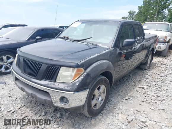 2008 Nissan Frontier SE z VIN 1N6AD09U88C446502, wystawiony jako IAAI lot #42599799 z przebiegiem 262 141 mil mil oraz . Historia ofert i sprzedaży dostępna na DreamBid. Obrazek 2.