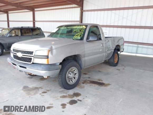 2006 Chevrolet Silverado 1500 Work Truck с VIN 3GCEK14V16G232753, выставлен на аукционе IAAI как лот 42821026 с пробегом 148 000 миль миль и . История ставок и продаж доступна на DreamBid. Изображение 2.