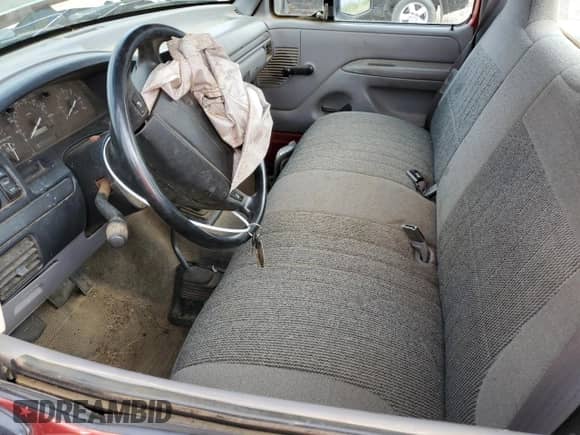 1996 Ford F-150 с VIN 1FTEF14Y3TLB69636, выставлен на аукционе Copart как лот 66605694 с пробегом Не указан миль и Чистый • Clean title. История ставок и продаж доступна на DreamBid. Изображение 7.