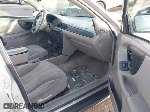 2005 Chevrolet Malibu Classic z VIN 1G1ND52F55M194185, wystawiony jako IAAI lot #41534541 z przebiegiem Nie podano mil oraz . Historia ofert i sprzedaży dostępna na DreamBid. Obrazek 5.