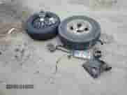 1999 Chevrolet Blazer LS z VIN 1GNCS13W0X2133425, wystawiony jako Copart lot #81930324 z przebiegiem 224 669 mil mil oraz Szkoda całkowita • Salvage title. Historia ofert i sprzedaży dostępna na DreamBid. Obrazek 14.