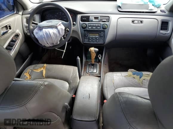 2000 Honda Accord EX с VIN 1HGCG5668YA061962, выставлен на аукционе Copart как лот 69822815 с пробегом 298 782 миль миль и Списание • Salvage title. История ставок и продаж доступна на DreamBid. Изображение 8.