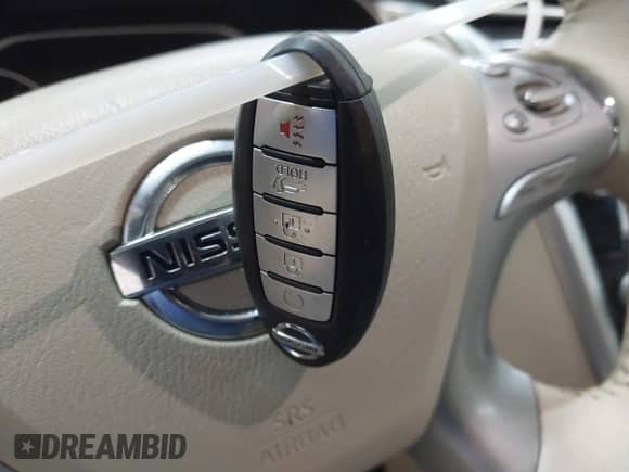 2018 Nissan Murano SV z VIN 5N1AZ2MH7JN175044, wystawiony jako IAAI lot #43404081 z przebiegiem 108 514 mil mil oraz . Historia ofert i sprzedaży dostępna na DreamBid. Obrazek 11.