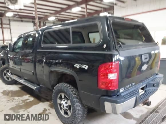 2007 Chevrolet Silverado 2500HD 1LT с VIN 1GCHK23637F565133, выставлен на аукционе IAAI как лот 41849242 с пробегом Не указан миль и . История ставок и продаж доступна на DreamBid. Изображение 3.