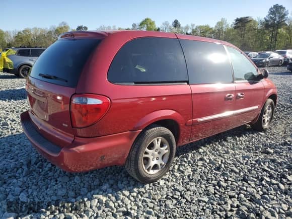 2002 Dodge Caravan ES с VIN 2B4GP54L72R641101, выставлен на аукционе Copart как лот 51695475 с пробегом 166 234 миль миль и Списание • Salvage title. История ставок и продаж доступна на DreamBid. Изображение 3.