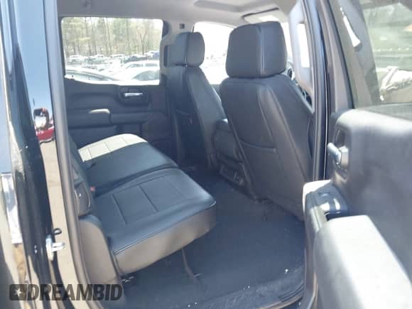 2020 Chevrolet Silverado 1500 Custom z VIN 3GCUYBEF2LG450848, wystawiony jako IAAI lot #42075964 z przebiegiem 55 560 mil mil oraz . Historia ofert i sprzedaży dostępna na DreamBid. Obrazek 8.