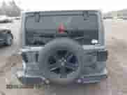 2021 Jeep Wrangler Unlimited Sahara Altitude z VIN 1C4HJXEG5MW519112, wystawiony jako IAAI lot #42086926 z przebiegiem 42 951 mil mil oraz . Historia ofert i sprzedaży dostępna na DreamBid. Obrazek 17.