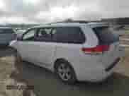 2011 Toyota Sienna LE с VIN 5TDKK3DC3BS136714, выставлен на аукционе Copart как лот 80822825 с пробегом Не указан миль и Списание • Salvage title. История ставок и продаж доступна на DreamBid. Изображение 2.