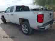 2017 Chevrolet Silverado 1500 Custom z VIN 1GCVKPEC9HZ281704, wystawiony jako IAAI lot #43386564 z przebiegiem 142 940 mil mil oraz . Historia ofert i sprzedaży dostępna na DreamBid. Obrazek 3.