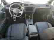 2023 Volkswagen Tiguan SE R-Line Black с VIN 3VVCB7AX4PM054406, выставлен на аукционе Copart как лот 85553844 с пробегом Не указан миль и Списание • Salvage title. История ставок и продаж доступна на DreamBid. Изображение 8.
