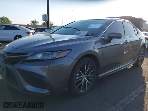 2023 Toyota Camry SE с VIN 4T1G11AK5PU102412, выставлен на аукционе IAAI как лот 42397948 с пробегом 61 990 миль миль и . История ставок и продаж доступна на DreamBid. Изображение 2.