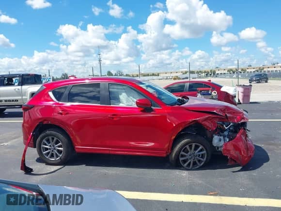 2025 Mazda CX-5 S Preferred z VIN JM3KFBCL6S0625053, wystawiony jako IAAI lot #42944887 z przebiegiem 3 699 mil mil oraz . Historia ofert i sprzedaży dostępna na DreamBid. Obrazek 13.
