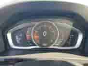 2018 Volvo S60 Inscription Platinum с VIN LYV402TM9JB156991, выставлен на аукционе Copart как лот 70232645 с пробегом 8 284 миль миль и Списание • Salvage title. История ставок и продаж доступна на DreamBid. Изображение 9.