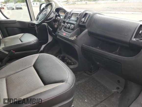 2020 Ram ProMaster Cargo z VIN 3C6TRVBG3LE106004, wystawiony jako Copart lot #84624805 z przebiegiem 103 209 mil mil oraz Szkoda całkowita • Salvage title. Historia ofert i sprzedaży dostępna na DreamBid. Obrazek 8.