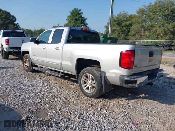 2015 Chevrolet Silverado 1500 LT с VIN 1GCRCREC5FZ305956, выставлен на аукционе IAAI как лот 43114650 с пробегом 64 823 миль миль и . История ставок и продаж доступна на DreamBid. Изображение 3.
