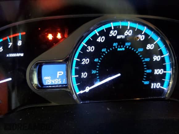 2011 Toyota Sienna XLE with VIN 5TDDK3DC2BS013933, listed as a Copart auction lot 86984825 with 194,951 mi miles and Clean title. Bid and sale history available at DreamBid. Image 9.