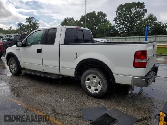 2004 Ford F-150 STX z VIN 1FTRX12WX4KB45468, wystawiony jako Copart lot #70036115 z przebiegiem 125 451 mil mil oraz Szkoda całkowita • Salvage title. Historia ofert i sprzedaży dostępna na DreamBid. Obrazek 2.