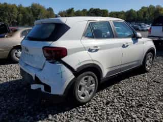 2020 Hyundai Venue SE с VIN KMHRB8A30LU031962, выставлен на аукционе Copart как лот 83852655 с пробегом 92 857 миль миль и Списание • Salvage title. История ставок и продаж доступна на DreamBid. Изображение 3.