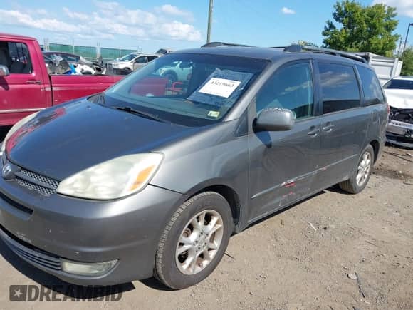 2004 Toyota Sienna XLE z VIN 5TDZA22C34S128243, wystawiony jako IAAI lot #43219663 z przebiegiem 228 119 mil mil oraz . Historia ofert i sprzedaży dostępna na DreamBid. Obrazek 17.