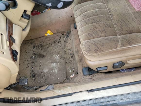 2000 Chevrolet Impala с VIN 2G1WF55E4Y9245372, выставлен на аукционе IAAI как лот 43610343 с пробегом 92 494 миль миль и . История ставок и продаж доступна на DreamBid. Изображение 28.