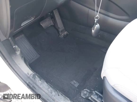 2025 Hyundai Santa Cruz SEL Activity z VIN 5NTJCDDE4SH138897, wystawiony jako IAAI lot #42972174 z przebiegiem 3 872 mil mil oraz . Historia ofert i sprzedaży dostępna na DreamBid. Obrazek 6.