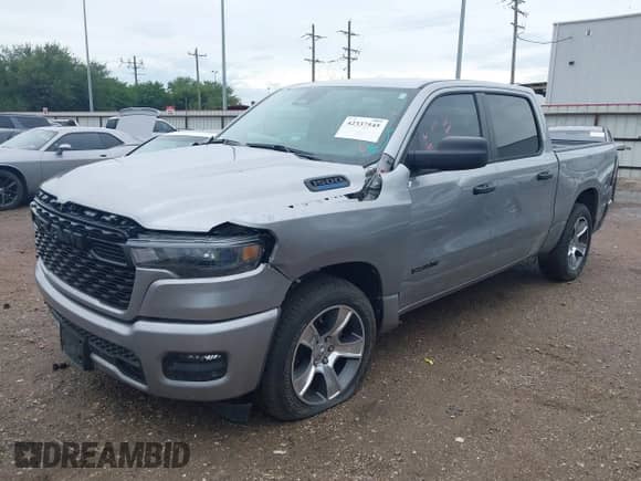 2025 Ram 1500 Tradesman с VIN 1C6RREGG7SN661339, выставлен на аукционе IAAI как лот 42337545 с пробегом 8 729 миль миль и . История ставок и продаж доступна на DreamBid. Изображение 2.